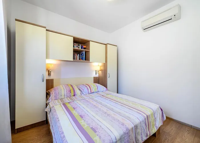 Apartman Sibenik Boats